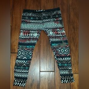girls full tilt XL leggings black with colored pattern